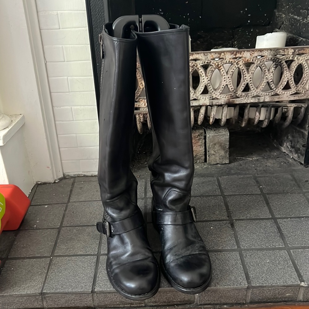 Bottega Veneta black boots for fall